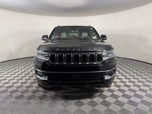 Used 2025 Jeep Wagoneer 4WD image 3