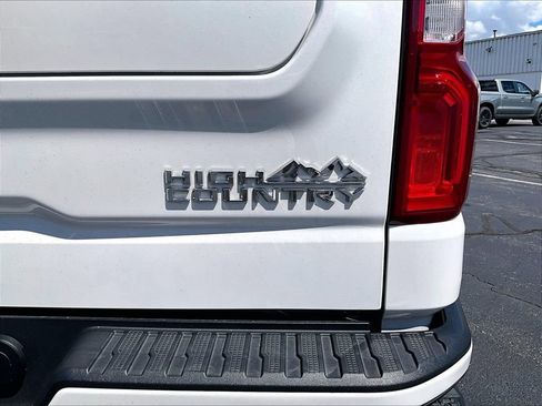 Used 2022 Chevrolet Silverado 1500 High Country w/ High Country Premium Package AWD/4WD image 29