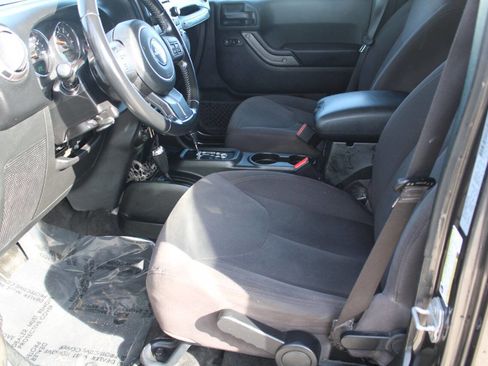 Used 2018 Jeep Wrangler Unlimited Sport S image 12