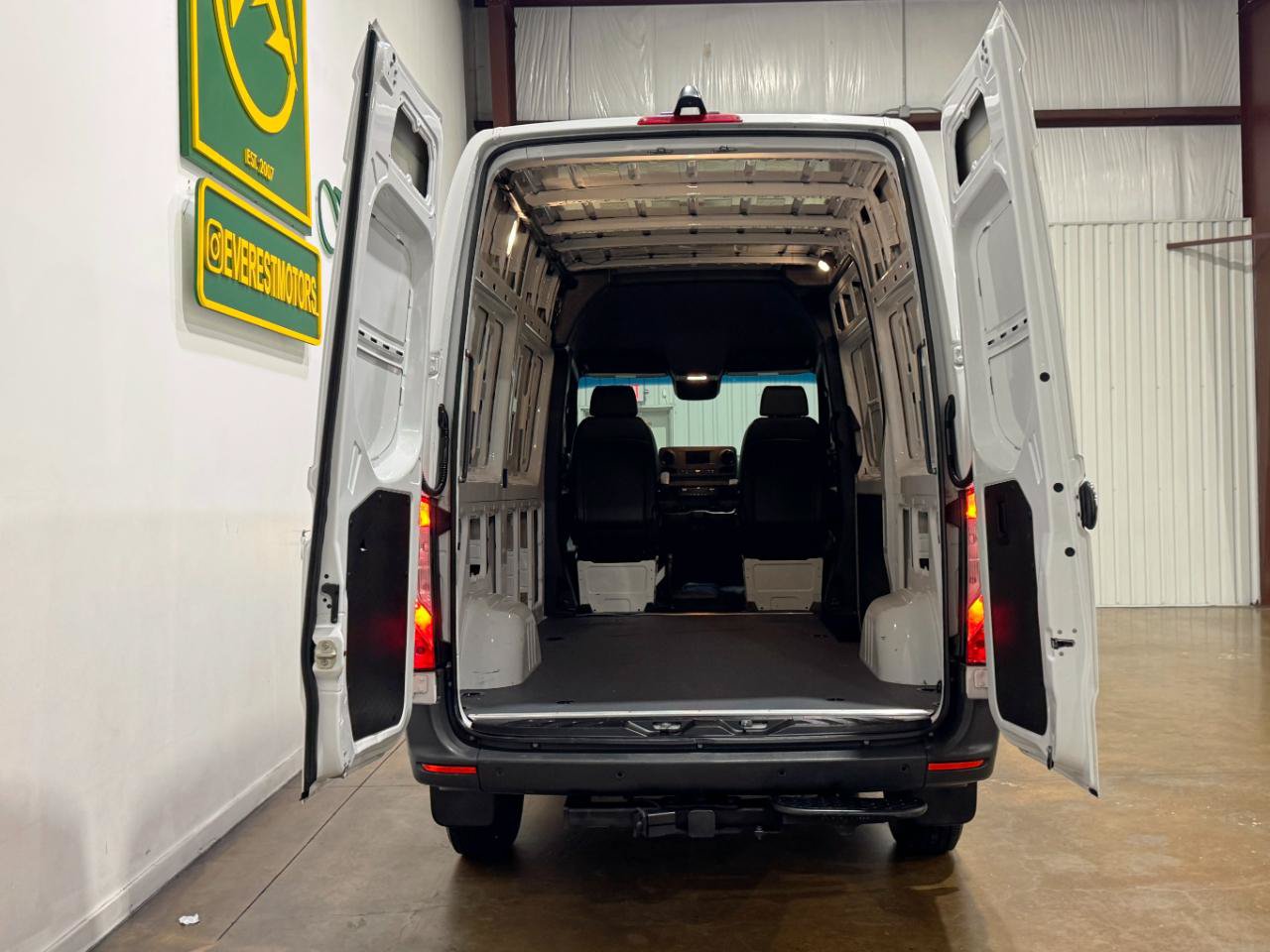Used 2020 Mercedes-Benz Sprinter 2500 image 44
