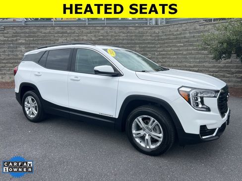 Used 2023 GMC Terrain SLE w/ Driver Convenience Package image 1