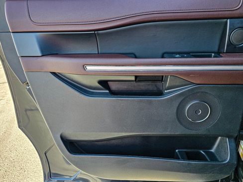 Used 2024 Ford Expedition Max Limited image 31