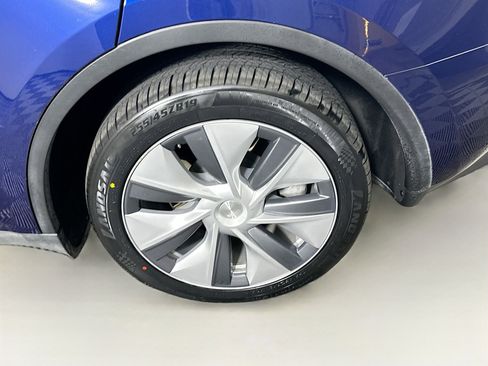 Used 2023 Tesla Model Y Long Range AWD/4WD image 11