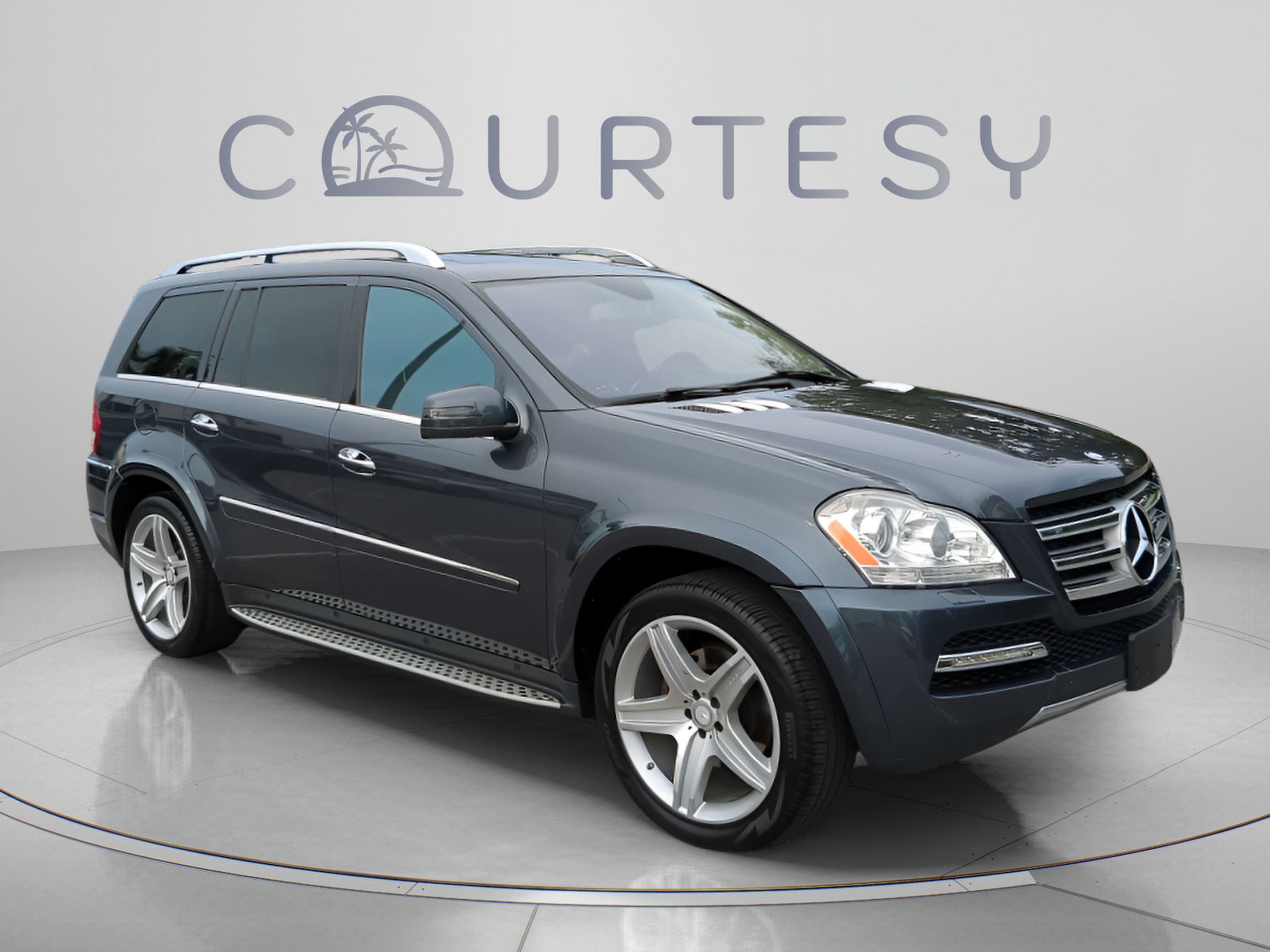 Used 2011 Mercedes-Benz GL 550 4MATIC image 8