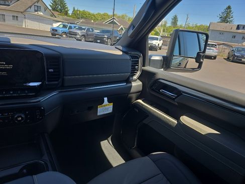 New 2026 Chevrolet Silverado 2500 ZR2 AWD/4WD image 23