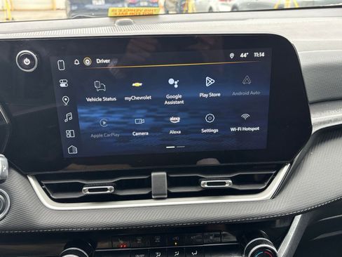 Used 2025 Chevrolet Equinox LT image 18