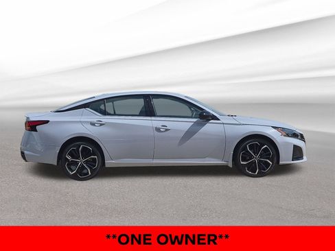 Certified 2023 Nissan Altima 2.5 SR w/ SR Premium Package AWD/4WD image 5