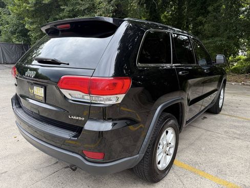 Used 2018 Jeep Grand Cherokee Laredo RWD image 11