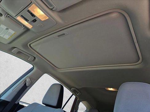 Used 2018 Toyota RAV4 XLE FWD image 8