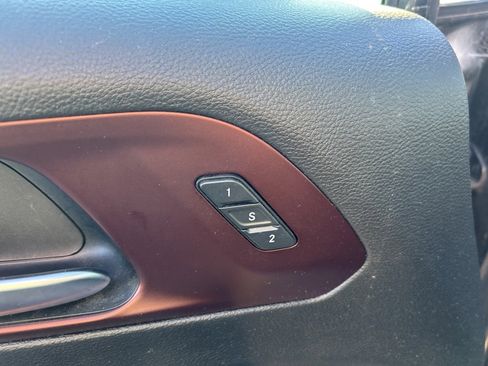 Used 2020 Chrysler Pacifica Touring-L image 17