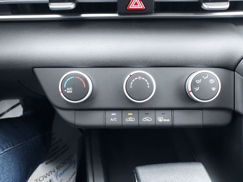 New 2026 Hyundai Elantra SE FWD image 24