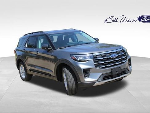 New 2026 Ford Explorer Active AWD/4WD image 2
