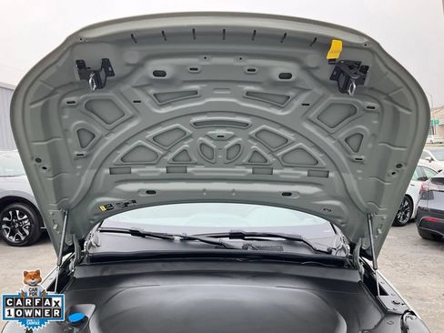 Used 2023 Volvo XC40 Recharge Plus w/ Protection Package Premier AWD/4WD image 12