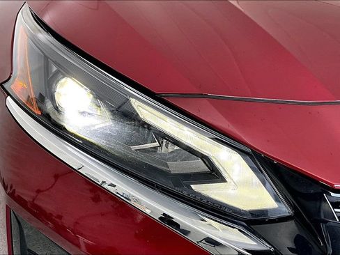 Used 2023 Nissan Altima 2.5 SV w/ SV Premium Package FWD image 32