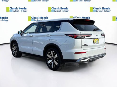 Used 2025 Mitsubishi Outlander SE FWD image 5