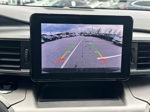 Certified 2022 Ford Explorer XLT w/ Equipment Group 202A image 31