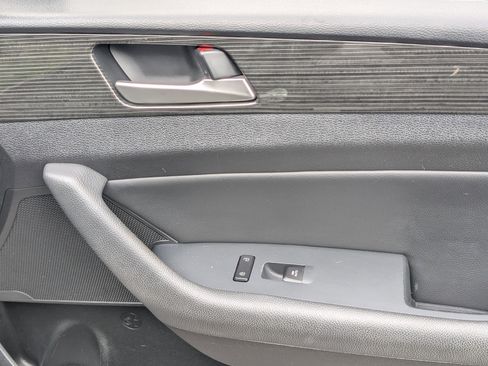 Used 2018 Hyundai Sonata Limited image 22