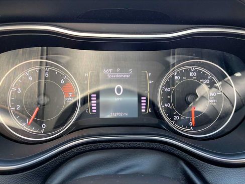 Used 2020 Jeep Cherokee Latitude Plus w/ Comfort/Convenience Group AWD/4WD image 24