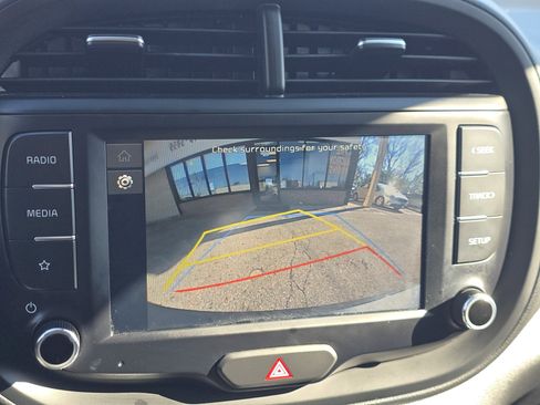 Used 2024 Kia Soul LX w/ Option Group 015 FWD image 12