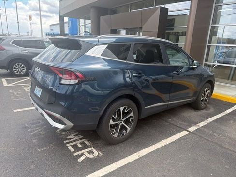 Used 2023 Kia Sportage EX AWD/4WD image 4