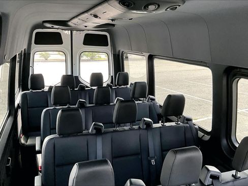 Used 2025 Mercedes-Benz Sprinter 2500 image 24