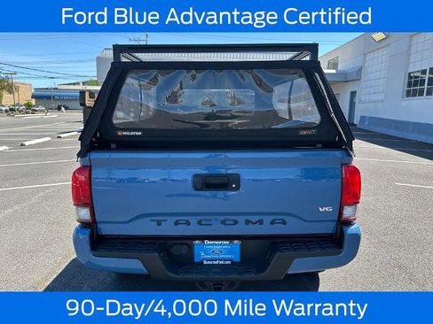 Used 2019 Toyota Tacoma TRD Sport w/ TRD Premium Sport Package AWD/4WD image 6