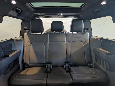 Used 2023 Land Rover Defender 130 SE AWD/4WD image 29