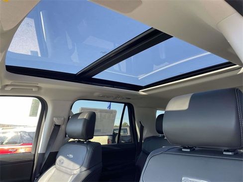 New 2025 Ford Expedition Max Platinum w/ Driver's Package image 9