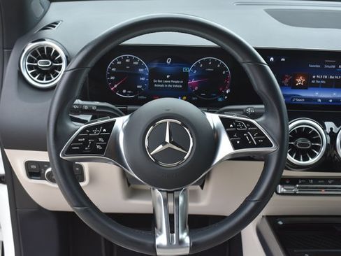 Used 2025 Mercedes-Benz GLA 250 image 19