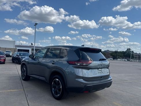 Certified 2025 Nissan Rogue SV AWD/4WD image 14