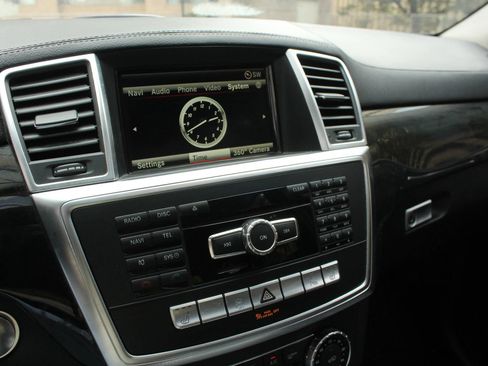 Used 2016 Mercedes-Benz GL 320 BlueTEC 4MATIC w/ Premium I Package image 33