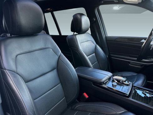 Used 2017 Mercedes-Benz GLS 550 4MATIC image 31