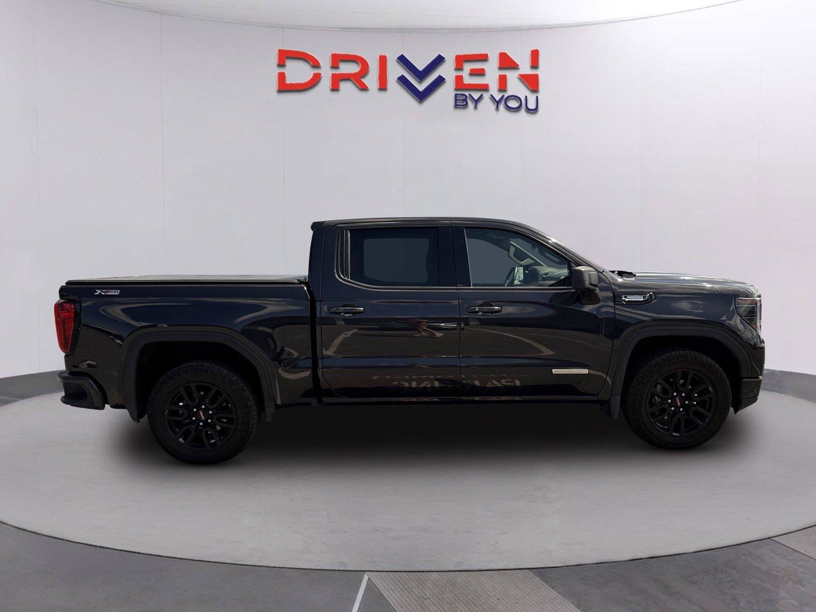 Used 2023 GMC Sierra 1500 Elevation AWD/4WD image 3