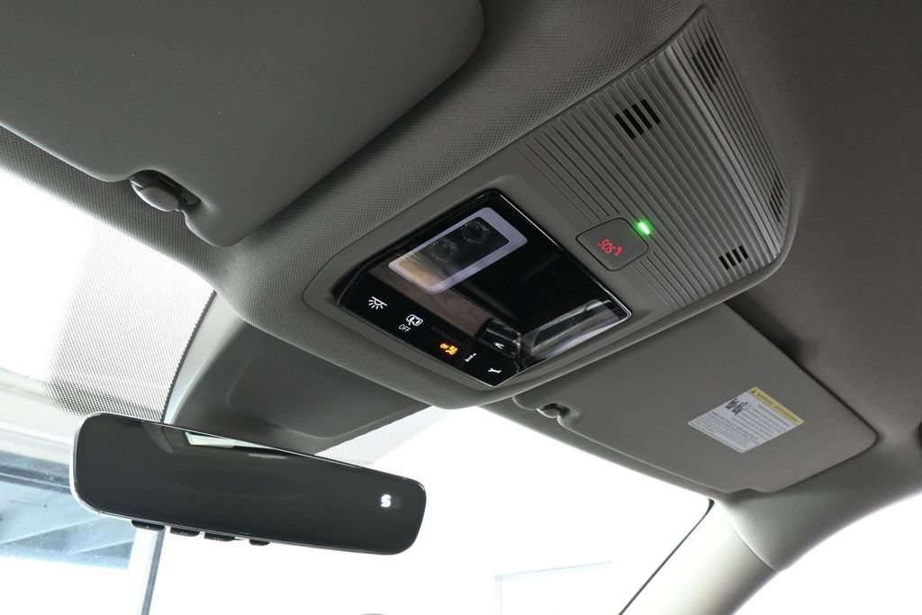 Used 2026 Volkswagen Atlas SE FWD image 22