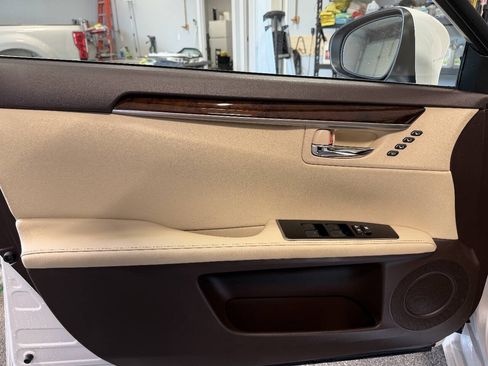 Used 2017 Lexus ES 350 w/ Premium Package FWD image 10