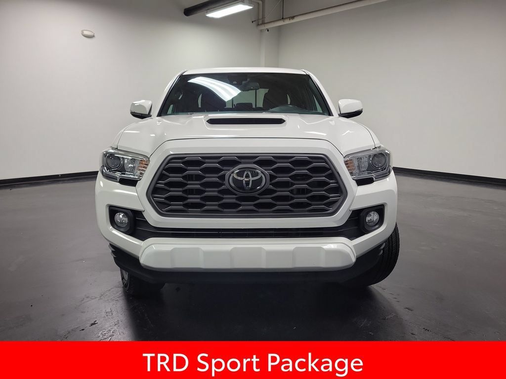 Used 2021 Toyota Tacoma TRD Sport AWD/4WD image 3