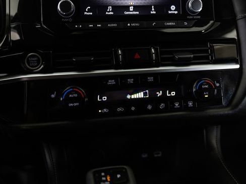 Used 2024 Nissan Pathfinder SV AWD/4WD image 37