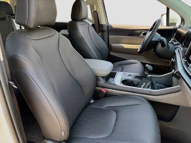 New 2026 Kia Carnival FWD image 28
