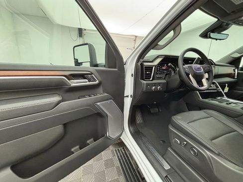 New 2025 GMC Sierra 2500 Denali w/ Denali Reserve Package image 19