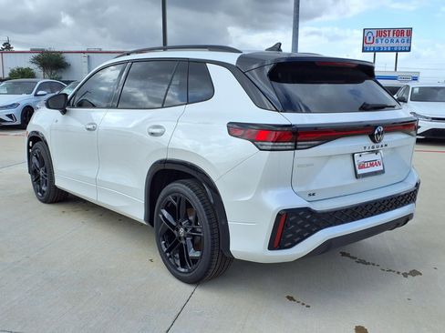 New 2026 Volkswagen Tiguan SE R-Line image 2
