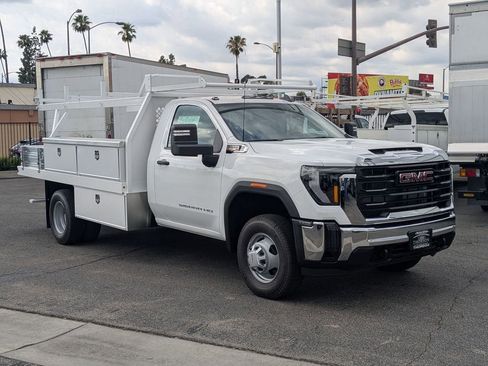 New 2026 GMC Sierra 3500 Pro w/ Convenience Package RWD image 4
