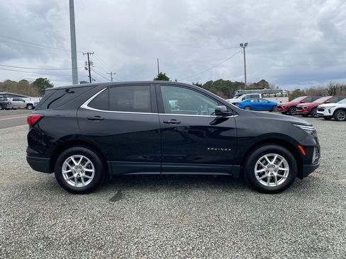 Used 2022 Chevrolet Equinox LT image 2