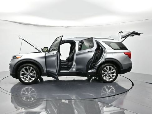 Used 2021 Ford Explorer Platinum w/ Equipment Group 601A AWD/4WD image 56