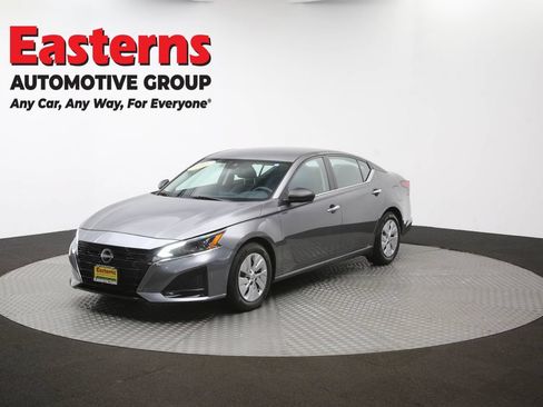 Used 2024 Nissan Altima 2.5 S FWD image 54