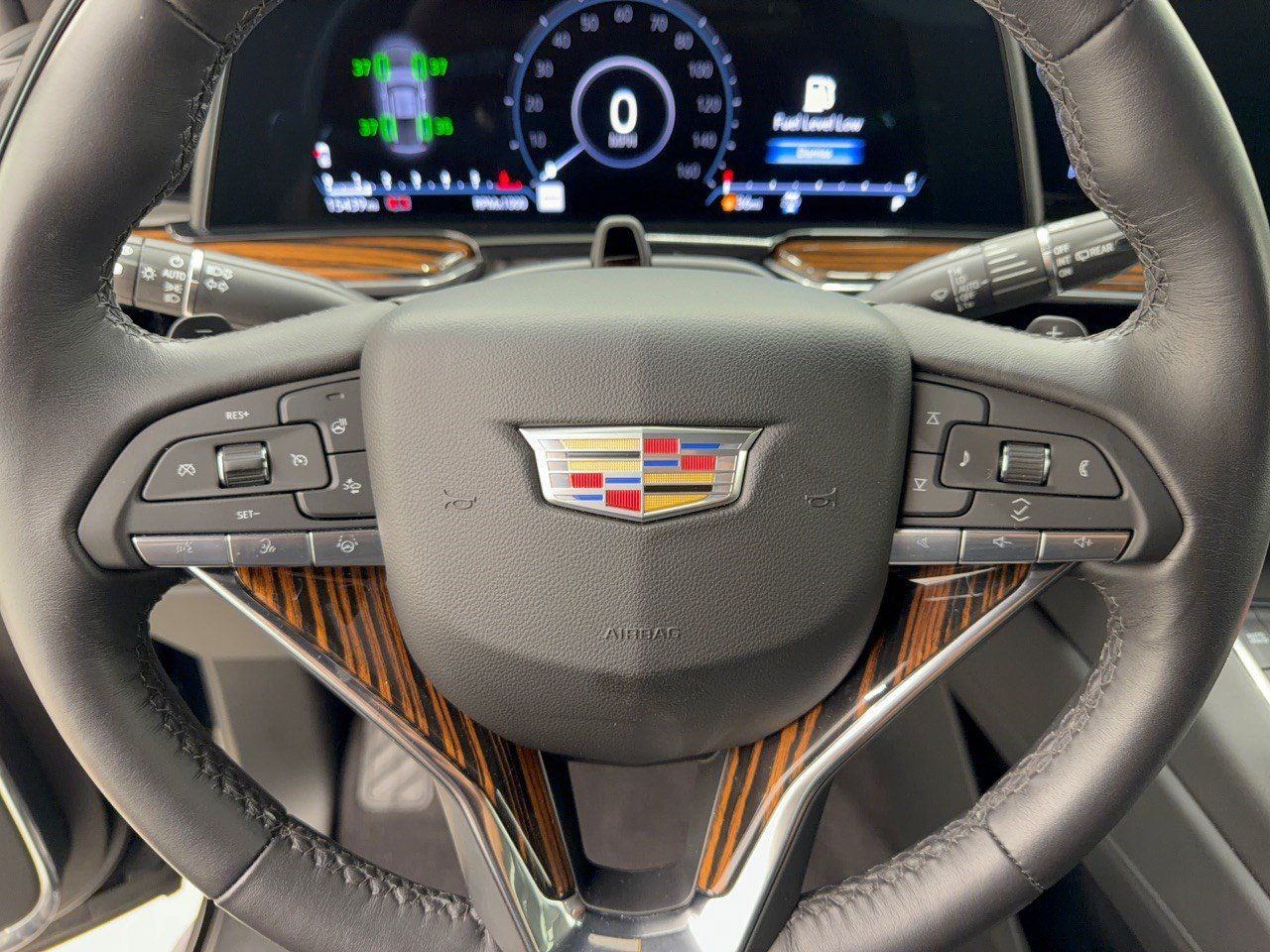 Used 2023 Cadillac Escalade ESV Premium Luxury w/ Performance Package AWD/4WD image 10
