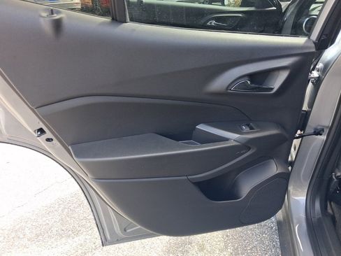 Used 2025 Chevrolet Trax RS w/ Driver Confidence Package image 21