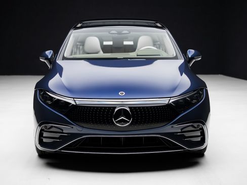 Used 2022 Mercedes-Benz EQS 580 4MATIC Sedan image 7