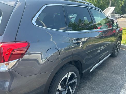 Used 2023 Subaru Forester Touring AWD/4WD image 4