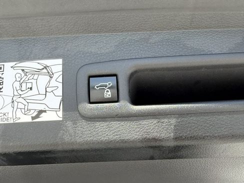 Certified 2022 Toyota Sienna XLE FWD image 15