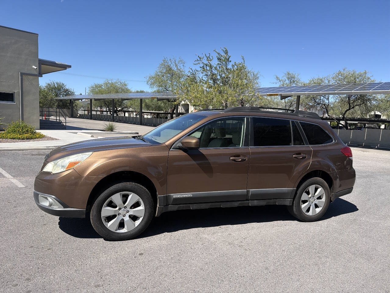 Used 2011 Subaru Outback 2.5i Premium AWD/4WD image 4